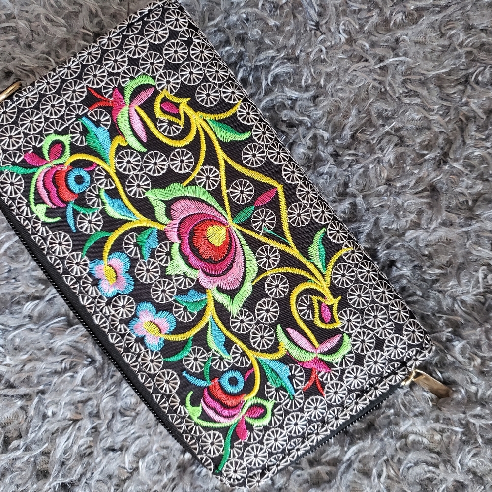 Embroidered Wallet - Picture 3 of 3